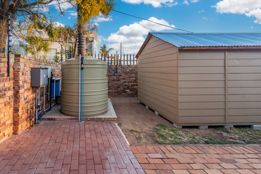 3 Bedroom Property for Sale in Roodekrans Gauteng