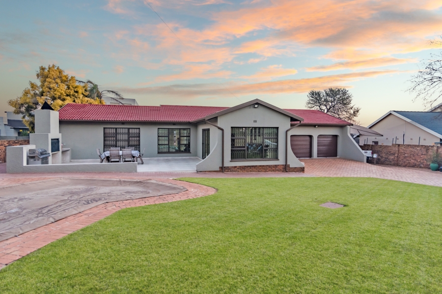 3 Bedroom Property for Sale in Roodekrans Gauteng