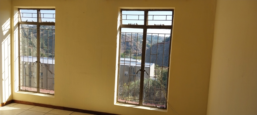 2 Bedroom Property for Sale in Breaunanda Gauteng