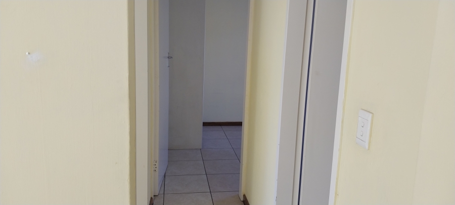 2 Bedroom Property for Sale in Breaunanda Gauteng