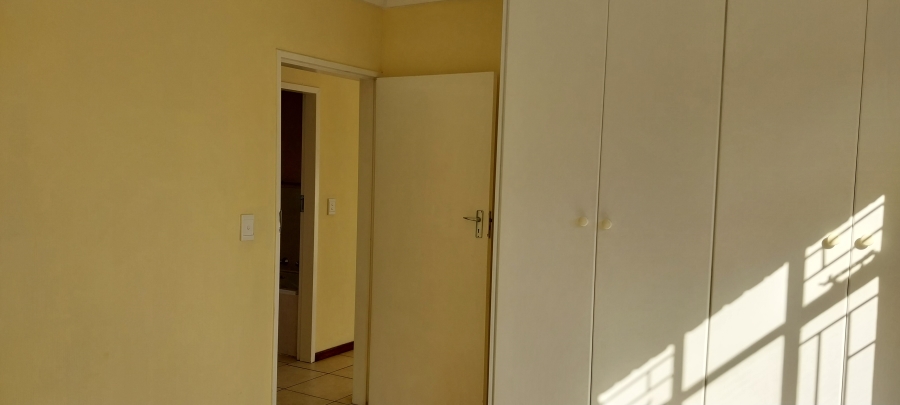 2 Bedroom Property for Sale in Breaunanda Gauteng