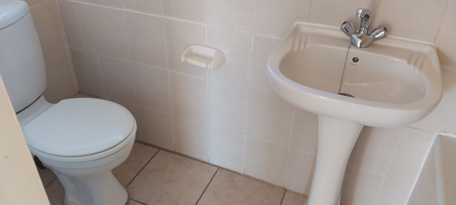 2 Bedroom Property for Sale in Breaunanda Gauteng