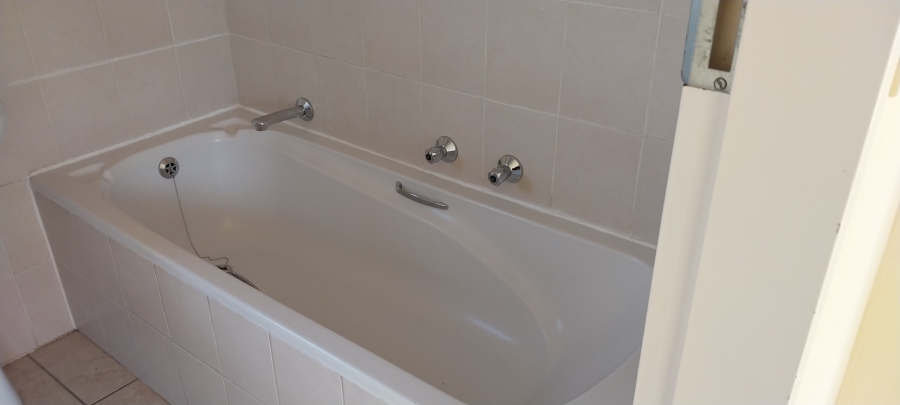2 Bedroom Property for Sale in Breaunanda Gauteng
