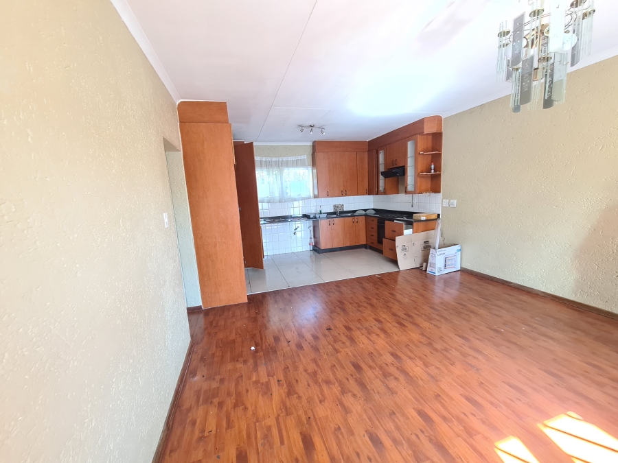 To Let 3 Bedroom Property for Rent in Magaliessig Gauteng