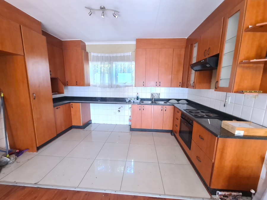 To Let 3 Bedroom Property for Rent in Magaliessig Gauteng