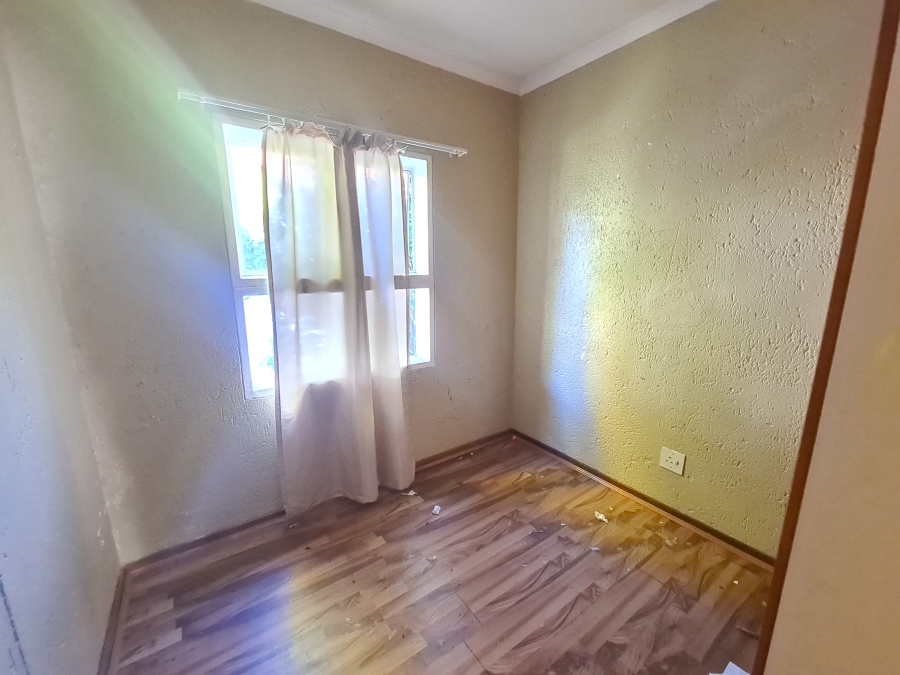 To Let 3 Bedroom Property for Rent in Magaliessig Gauteng