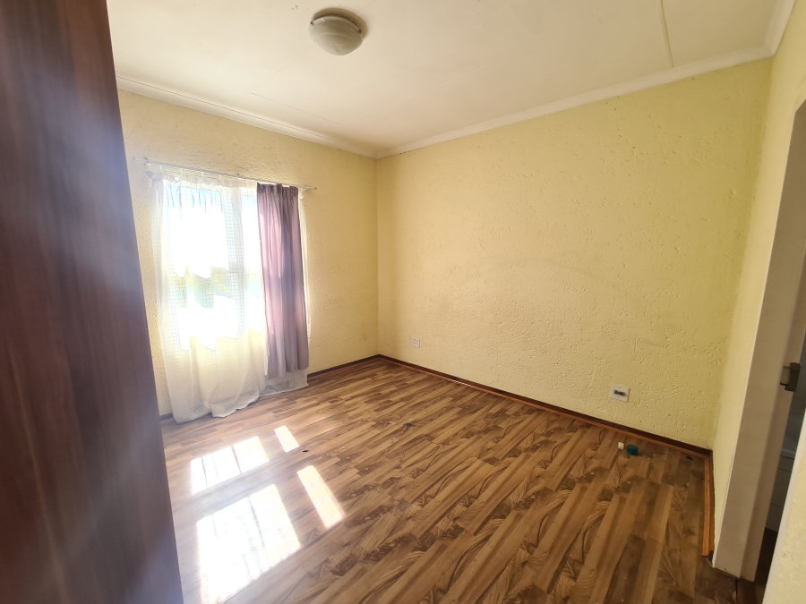 To Let 3 Bedroom Property for Rent in Magaliessig Gauteng