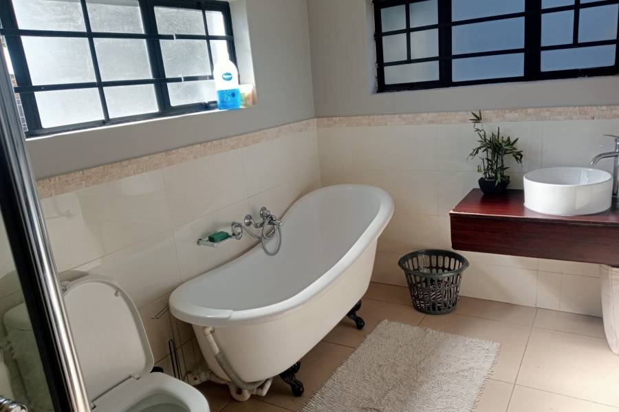 To Let 3 Bedroom Property for Rent in Highlands North Gauteng