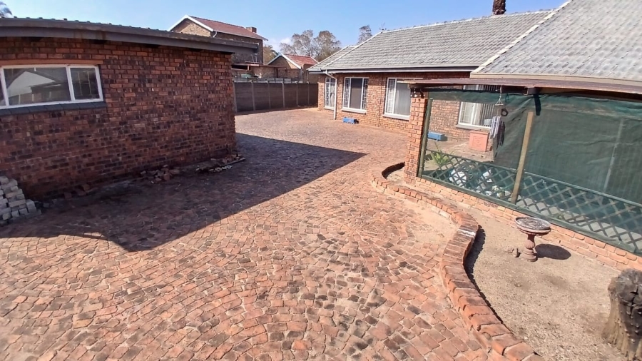 3 Bedroom Property for Sale in Wierda Park Gauteng