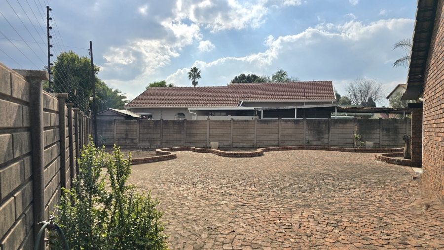 3 Bedroom Property for Sale in Wierda Park Gauteng