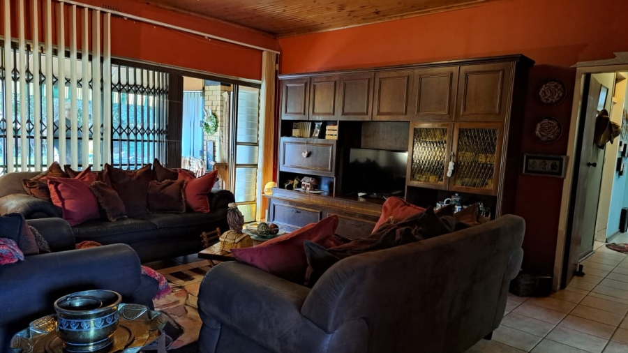 5 Bedroom Property for Sale in Vanderbijlpark SE 2 Gauteng