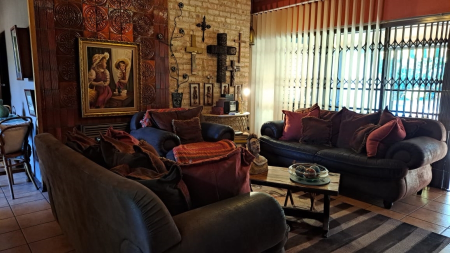 5 Bedroom Property for Sale in Vanderbijlpark SE 2 Gauteng