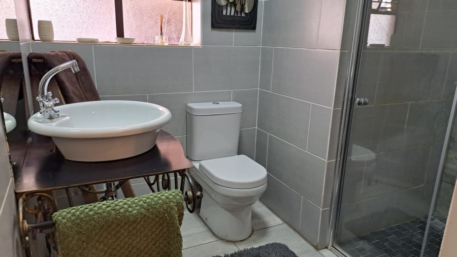 5 Bedroom Property for Sale in Vanderbijlpark SE 2 Gauteng