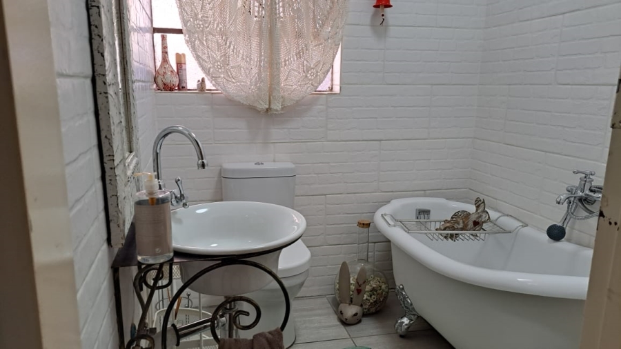 5 Bedroom Property for Sale in Vanderbijlpark SE 2 Gauteng