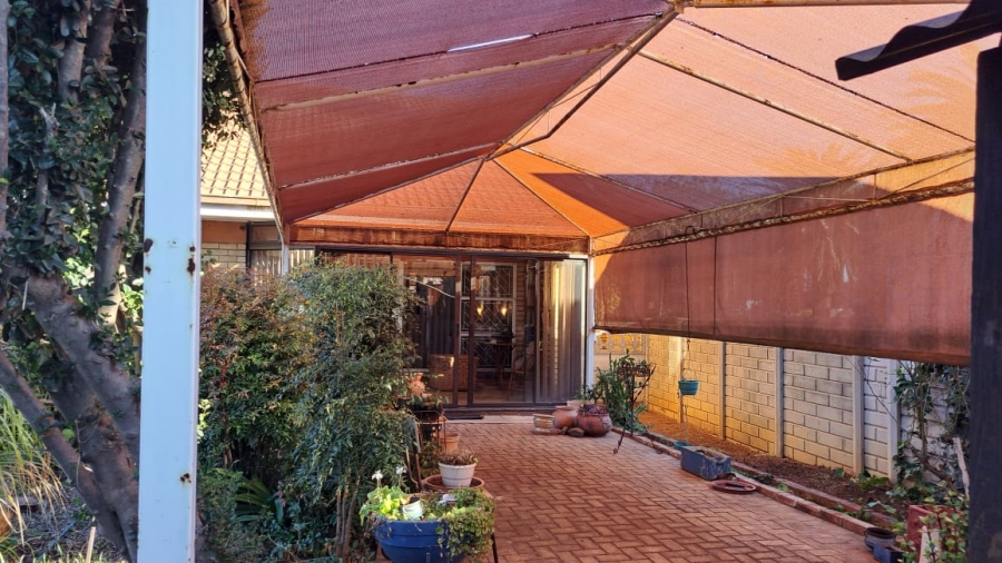 5 Bedroom Property for Sale in Vanderbijlpark SE 2 Gauteng