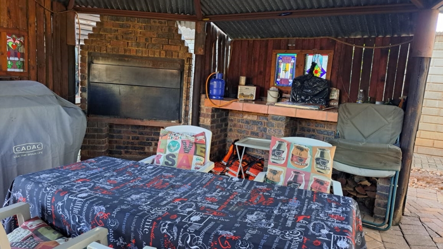 5 Bedroom Property for Sale in Vanderbijlpark SE 2 Gauteng