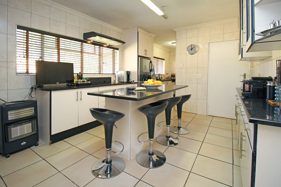 4 Bedroom Property for Sale in Sunningdale Gauteng