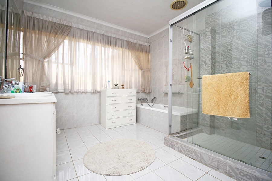4 Bedroom Property for Sale in Sunningdale Gauteng