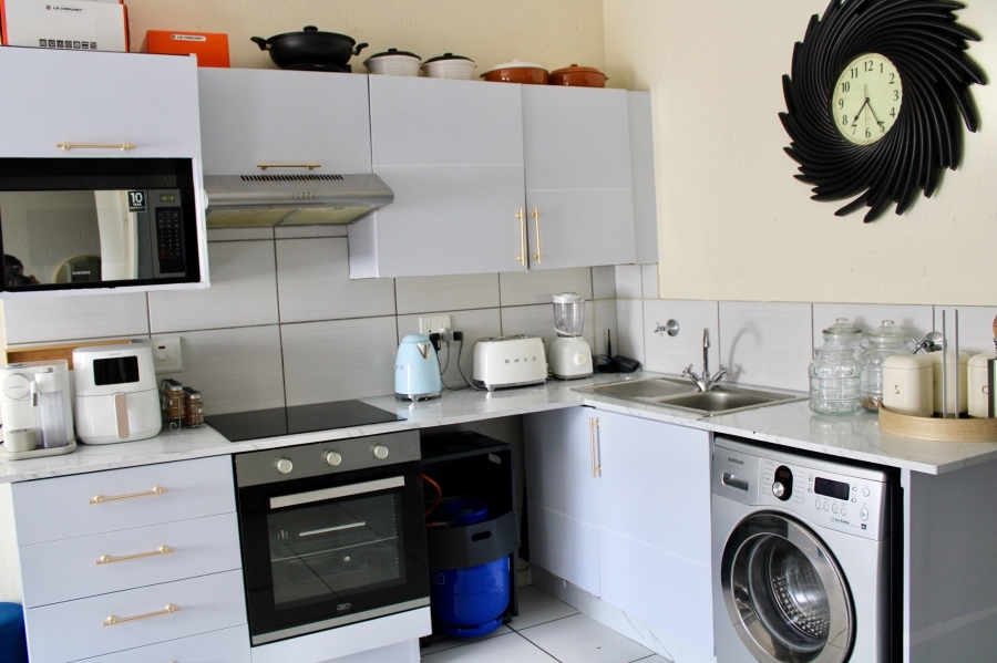 2 Bedroom Property for Sale in Paulshof Gauteng