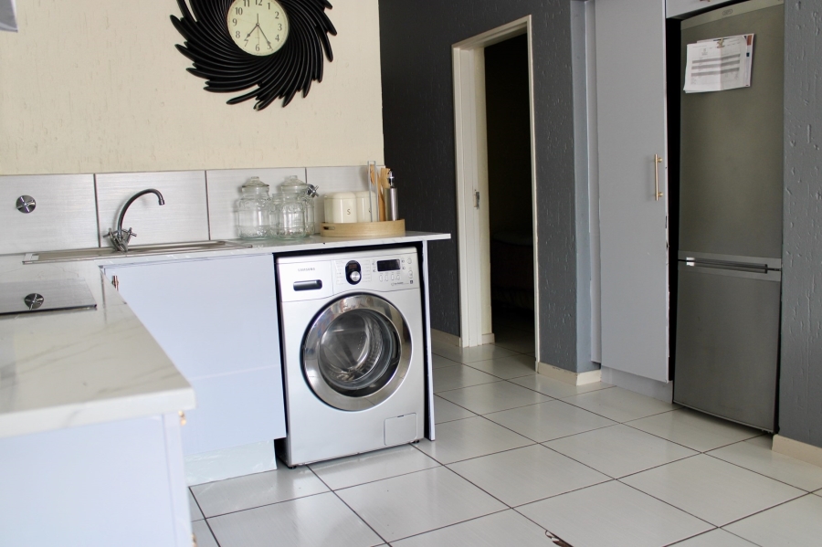 2 Bedroom Property for Sale in Paulshof Gauteng