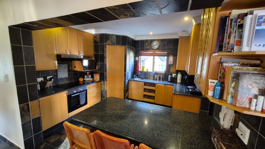 3 Bedroom Property for Sale in Eldoraigne Gauteng