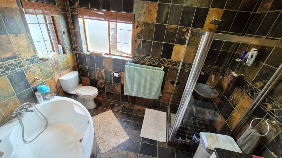 3 Bedroom Property for Sale in Eldoraigne Gauteng