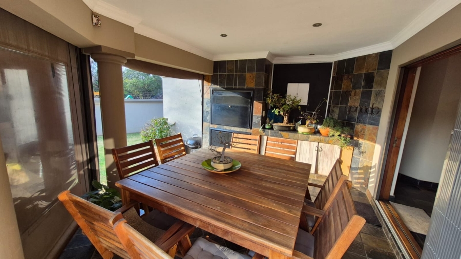 3 Bedroom Property for Sale in Eldoraigne Gauteng