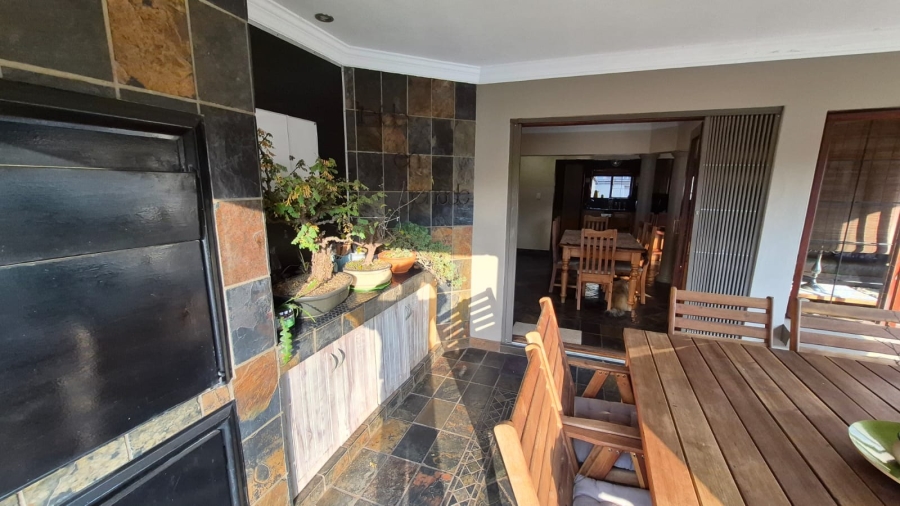 3 Bedroom Property for Sale in Eldoraigne Gauteng