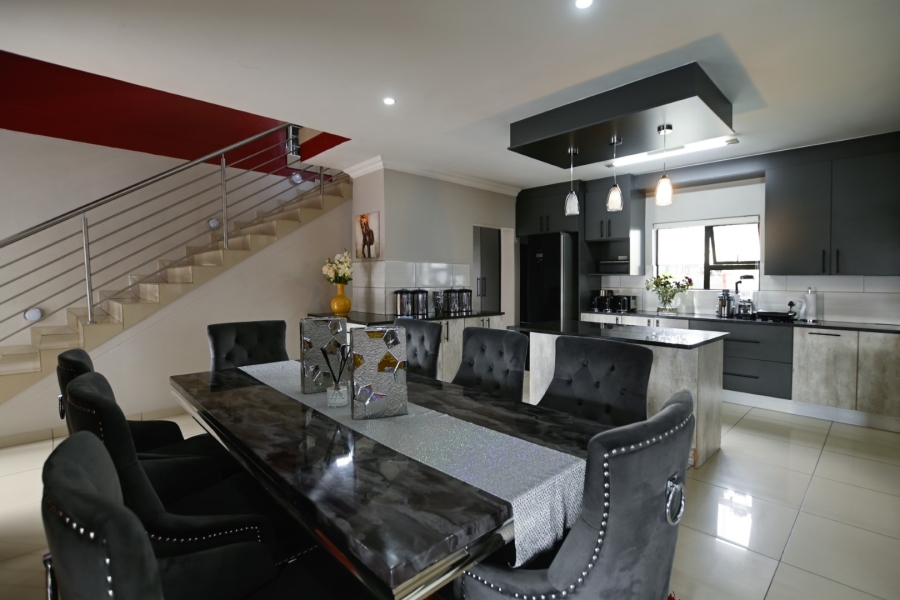 5 Bedroom Property for Sale in Zambezi Manor Lifestyle Estate Gauteng