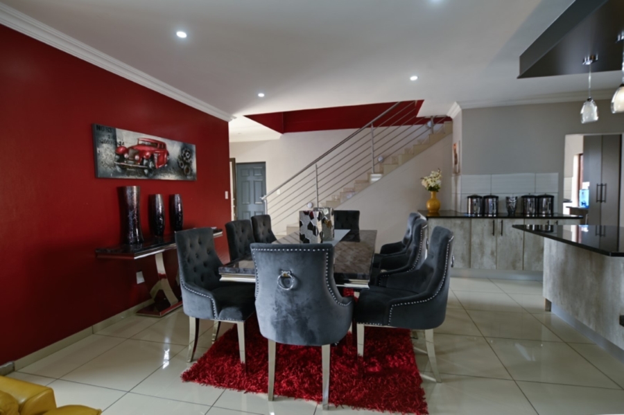 5 Bedroom Property for Sale in Zambezi Manor Lifestyle Estate Gauteng