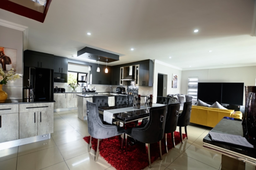 5 Bedroom Property for Sale in Zambezi Manor Lifestyle Estate Gauteng