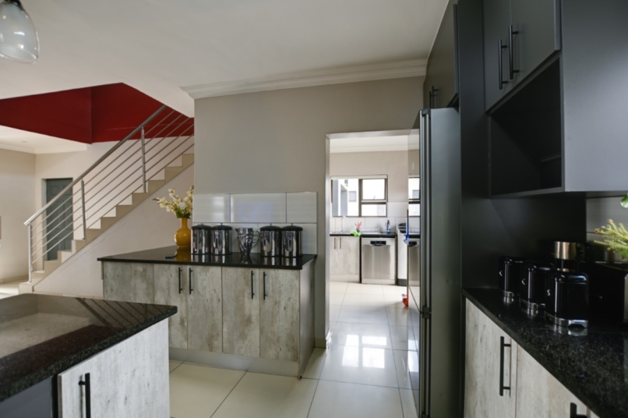 5 Bedroom Property for Sale in Zambezi Manor Lifestyle Estate Gauteng