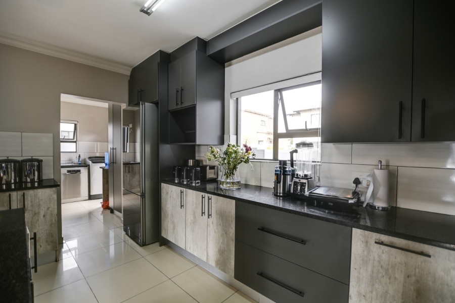 5 Bedroom Property for Sale in Zambezi Manor Lifestyle Estate Gauteng