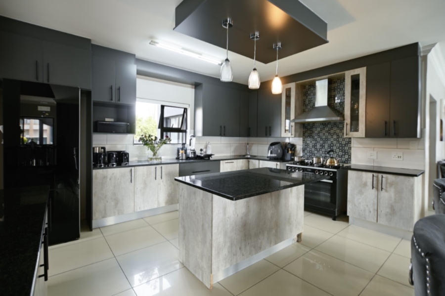 5 Bedroom Property for Sale in Zambezi Manor Lifestyle Estate Gauteng