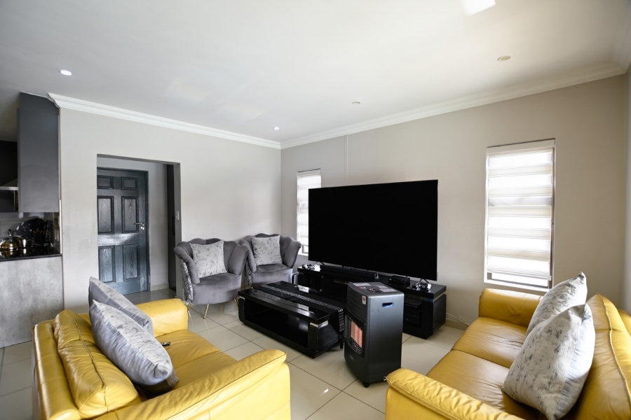 5 Bedroom Property for Sale in Zambezi Manor Lifestyle Estate Gauteng