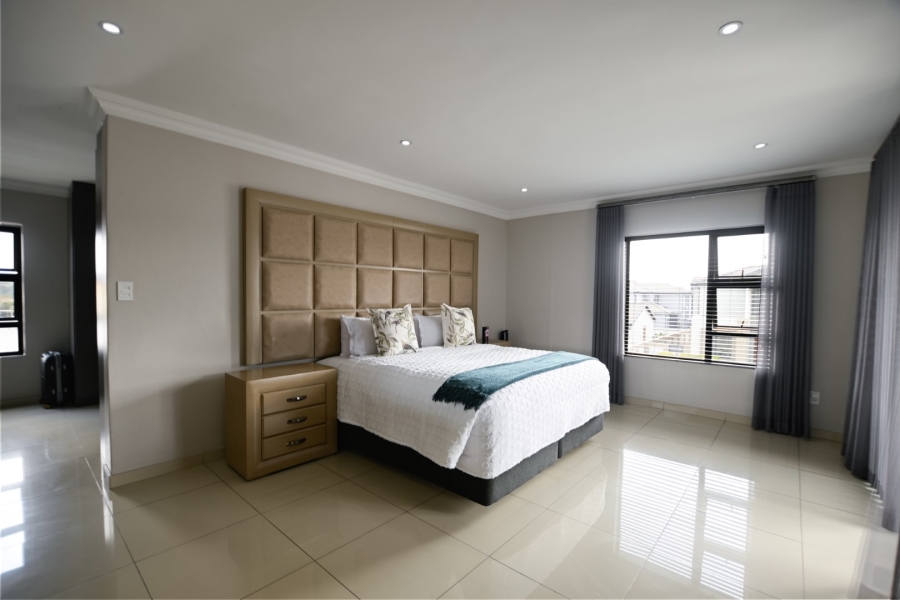 5 Bedroom Property for Sale in Zambezi Manor Lifestyle Estate Gauteng