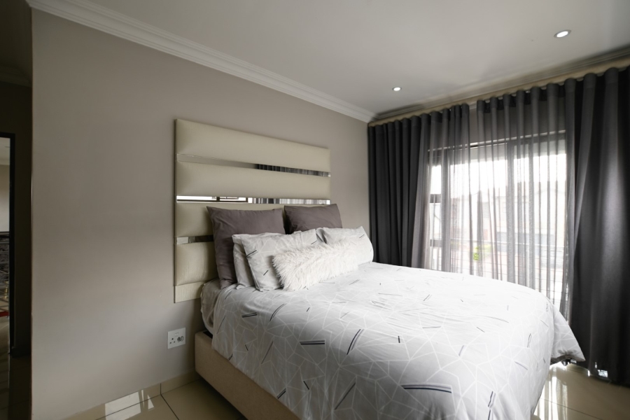 5 Bedroom Property for Sale in Zambezi Manor Lifestyle Estate Gauteng