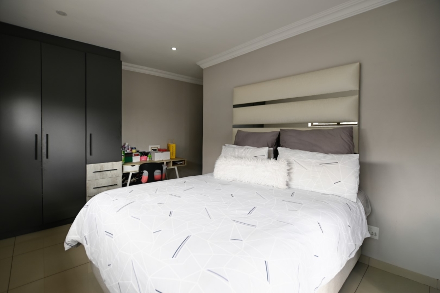 5 Bedroom Property for Sale in Zambezi Manor Lifestyle Estate Gauteng