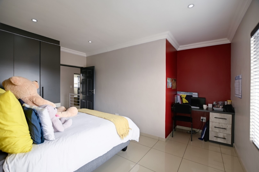 5 Bedroom Property for Sale in Zambezi Manor Lifestyle Estate Gauteng