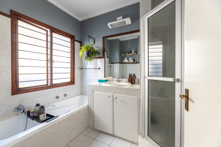 3 Bedroom Property for Sale in Lonehill Gauteng