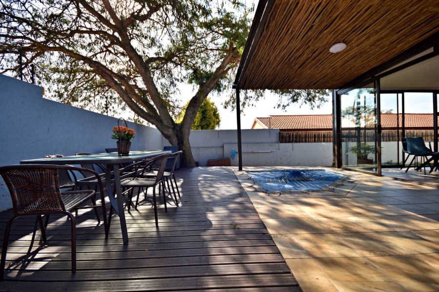 3 Bedroom Property for Sale in Bromhof Gauteng