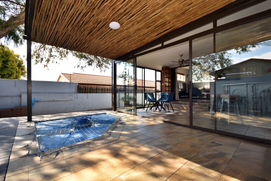 3 Bedroom Property for Sale in Bromhof Gauteng