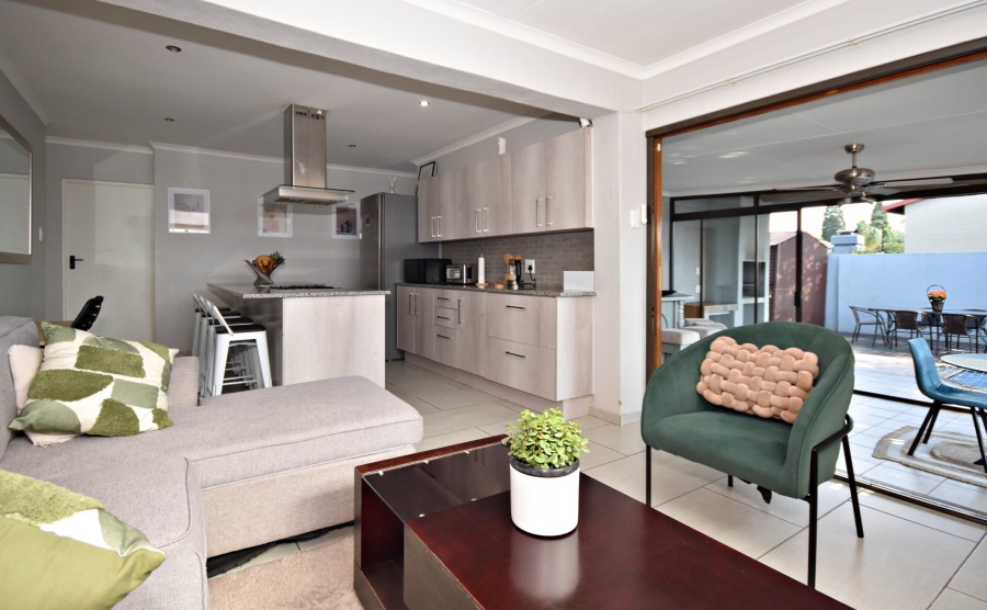3 Bedroom Property for Sale in Bromhof Gauteng
