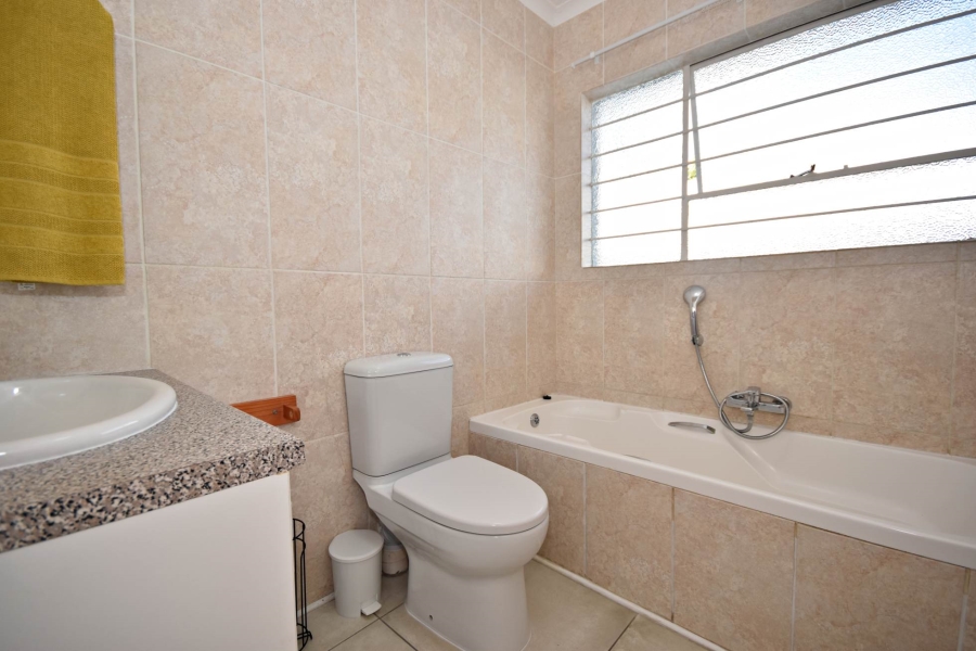 3 Bedroom Property for Sale in Bromhof Gauteng