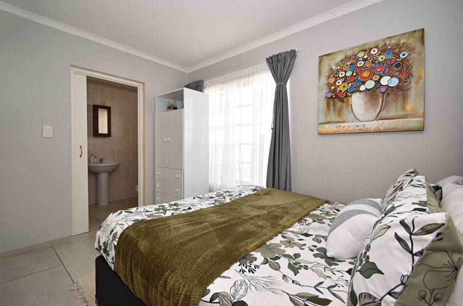 3 Bedroom Property for Sale in Bromhof Gauteng