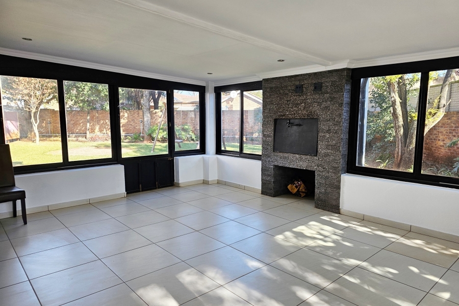 3 Bedroom Property for Sale in Eldoraigne Gauteng