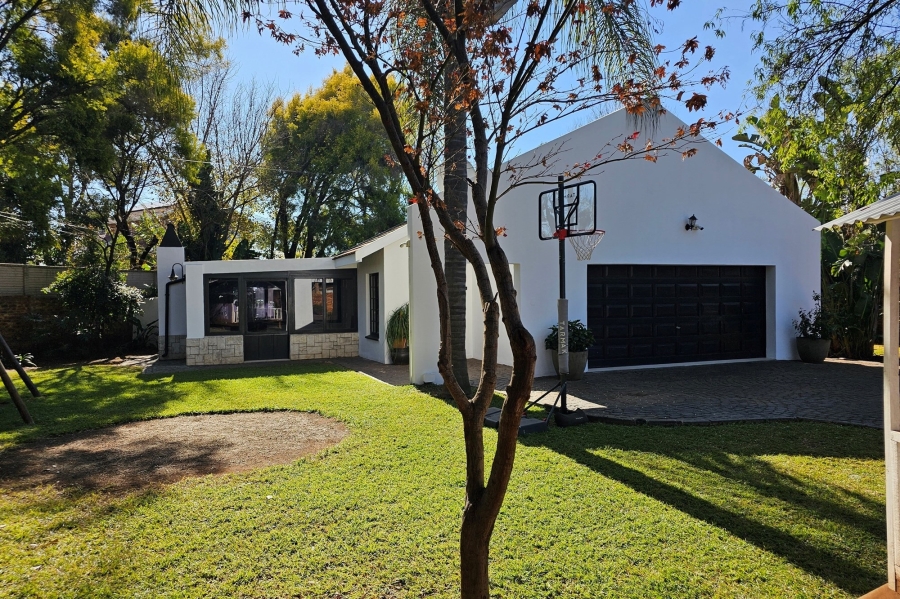 3 Bedroom Property for Sale in Eldoraigne Gauteng