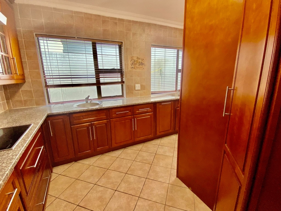 To Let 4 Bedroom Property for Rent in Morningside Gauteng