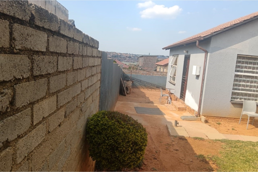 2 Bedroom Property for Sale in Cosmo City Gauteng