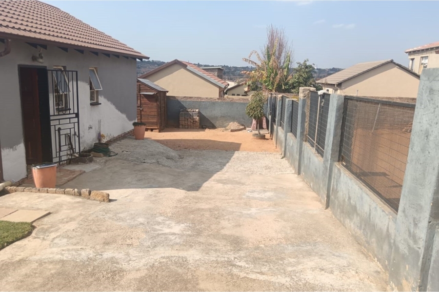 2 Bedroom Property for Sale in Cosmo City Gauteng